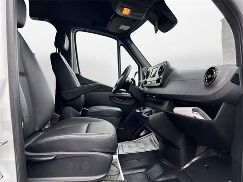 Used 2023 Mercedes-Benz Sprinter 144 Cargo image 15