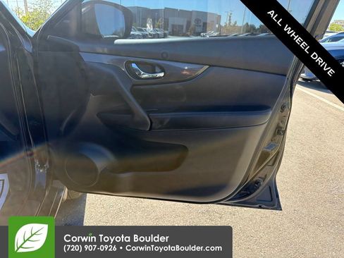 Used 2017 Nissan Rogue SV AWD/4WD image 9