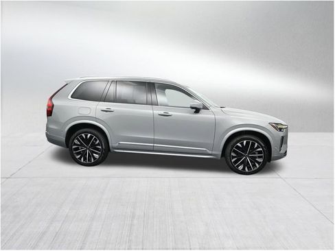 Used 2025 Volvo XC90 T8 Plus AWD/4WD image 6