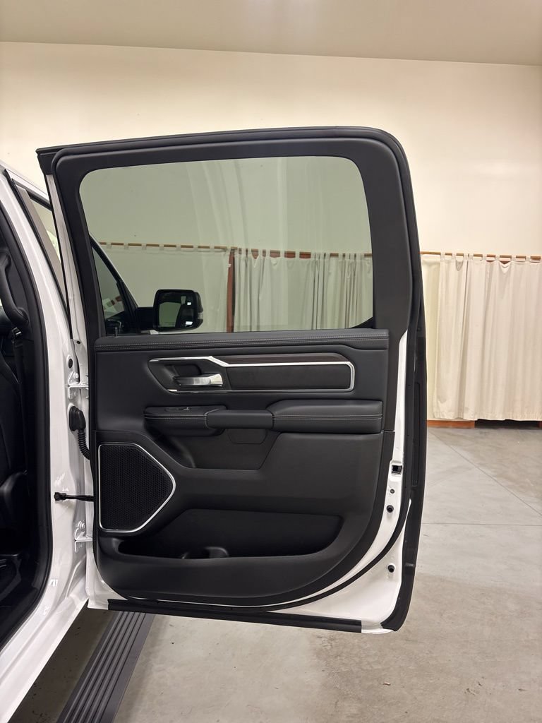 New 2026 RAM 1500 Laramie w/ Laramie Preferred Package AWD/4WD image 36