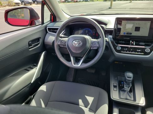 Used 2026 Toyota Corolla Cross LE w/ Moonroof Package FWD image 17