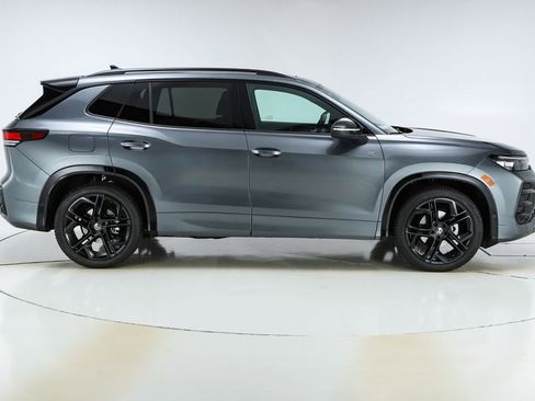 New 2026 Volkswagen Tiguan SE R-Line image 49