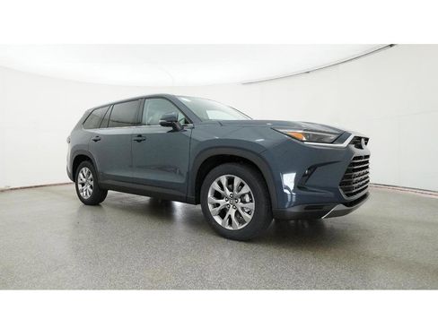 New 2026 Toyota Grand Highlander Limited image 29