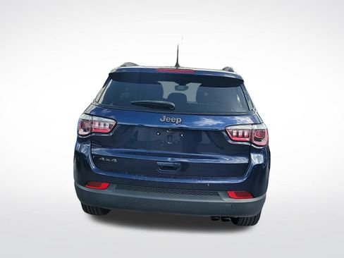 Used 2021 Jeep Compass Latitude w/ Sun and Sound Group AWD/4WD image 12