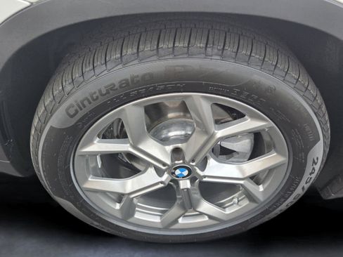 Used 2025 BMW X4 xDrive30i AWD/4WD image 8