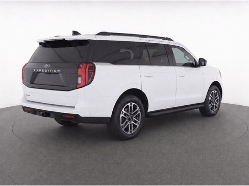 Used 2025 Ford Expedition Active AWD/4WD image 5