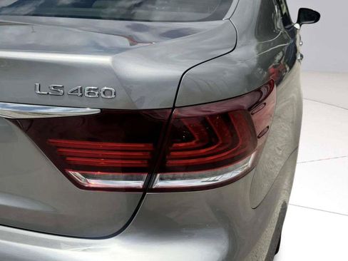 Used 2016 Lexus LS 460 w/ Comfort Package RWD image 17