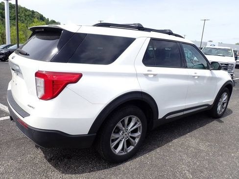 Used 2023 Ford Explorer XLT w/ Equipment Group 202A AWD/4WD image 6