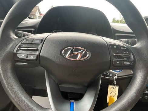 Used 2019 Hyundai Veloster 2.0 FWD image 8
