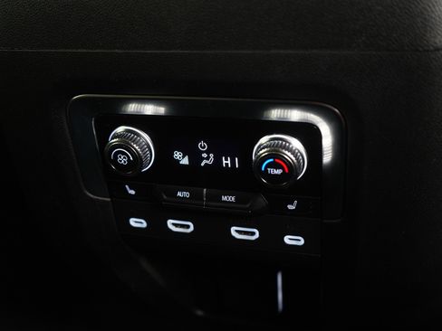 Used 2023 GMC Yukon XL Denali Ultimate image 17