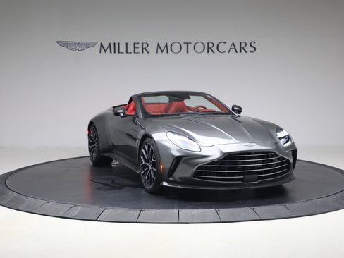 Used 2026 Aston Martin V8 Vantage Roadster image 12