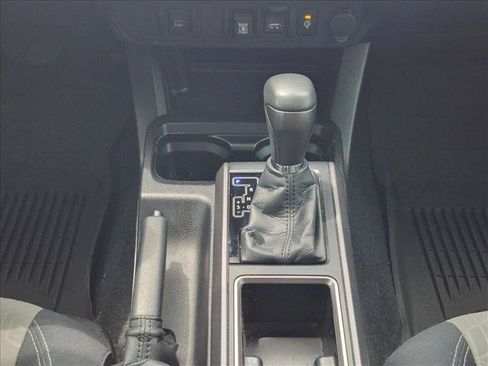 Used 2021 Toyota Tacoma TRD Off-Road AWD/4WD image 11