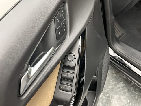 New 2026 Chevrolet Equinox ACTIV w/ Convenience Package III image 9