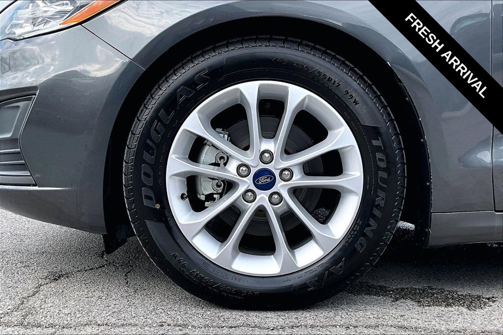 Used 2020 Ford Fusion SE FWD image 32