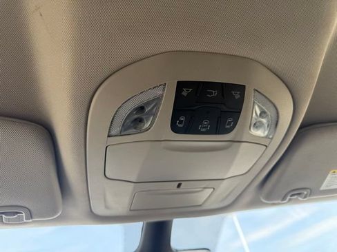 Used 2024 Chrysler Pacifica Touring-L FWD image 28