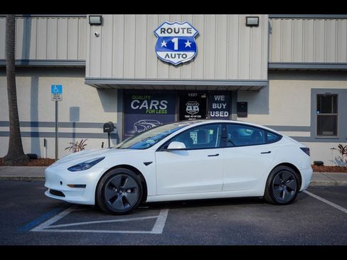 Used 2021 Tesla Model 3 Standard Range Plus RWD image 1