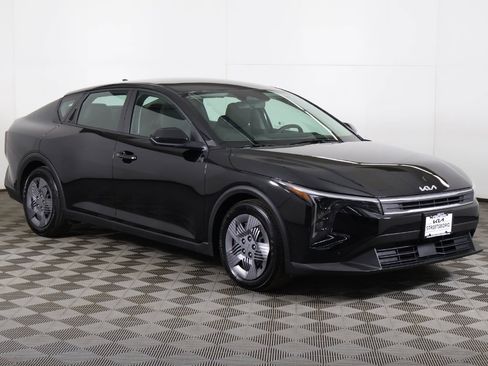 Used 2025 Kia K4 LX image 48