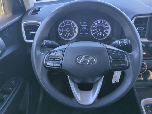 Used 2021 Hyundai Venue SE image 22