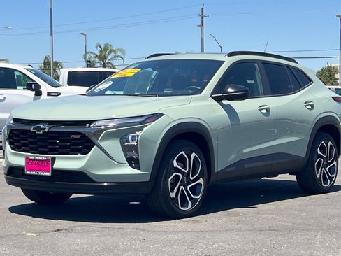 Used 2024 Chevrolet Trax RS FWD image 9
