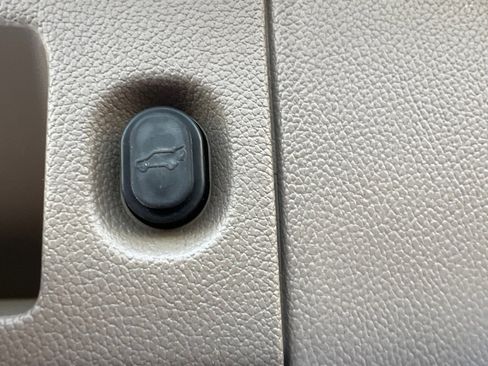 Used 2018 Chevrolet Tahoe LT w/ Max Trailering Package image 28