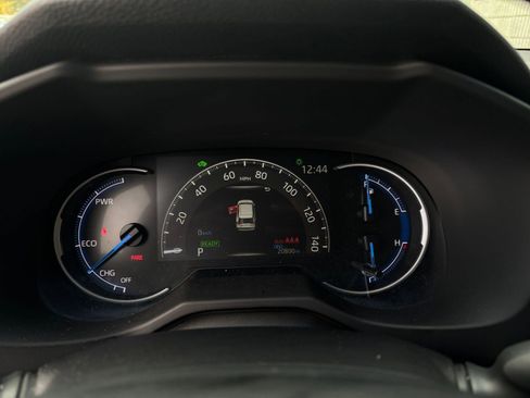 Used 2025 Toyota RAV4 LE image 39