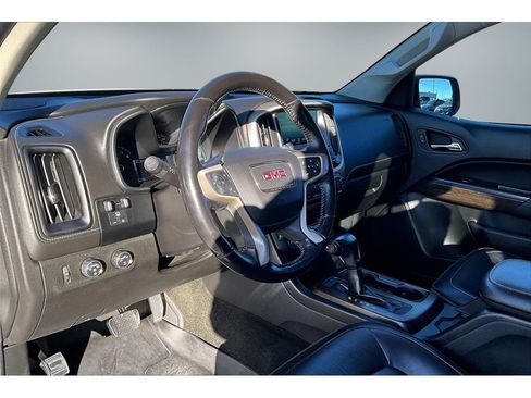 Used 2018 GMC Canyon Denali image 17