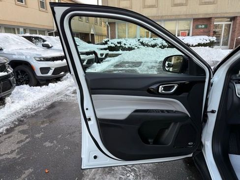 New 2026 Jeep Compass Limited image 21