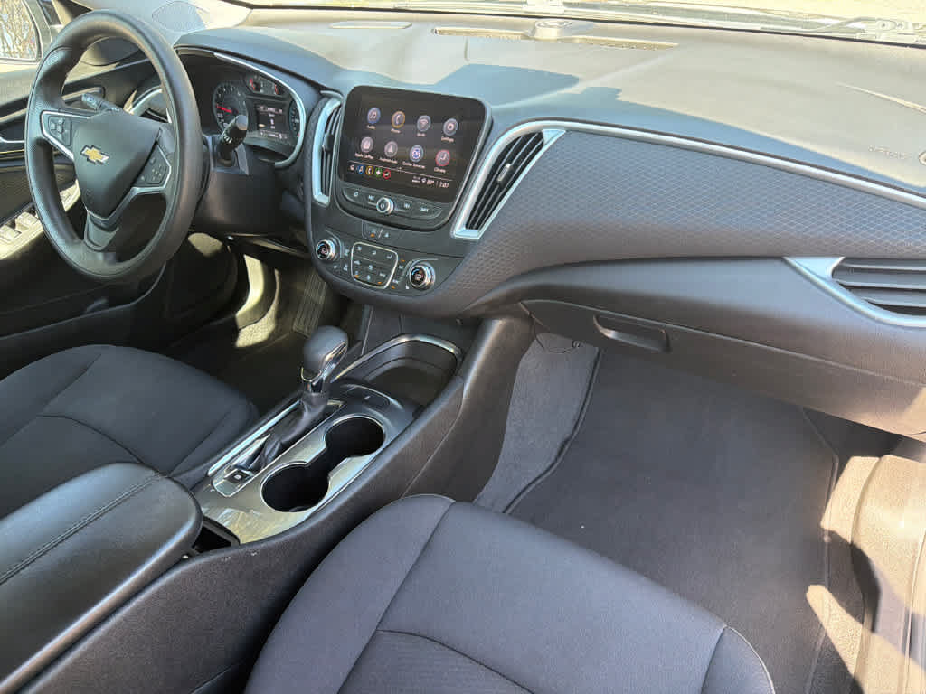 Used 2023 Chevrolet Malibu LT FWD image 14