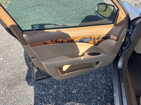 Used 2008 Mercedes-Benz E 350 Sedan image 25