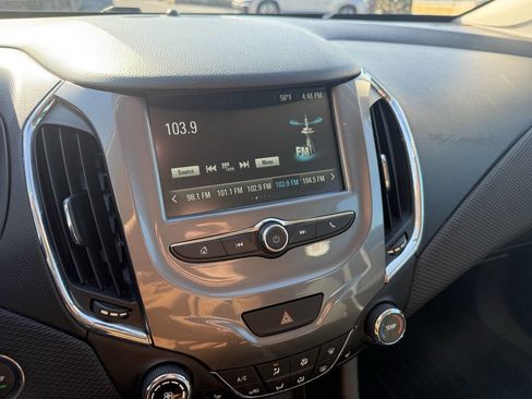 Used 2016 Chevrolet Cruze LT w/ Convenience Package image 28