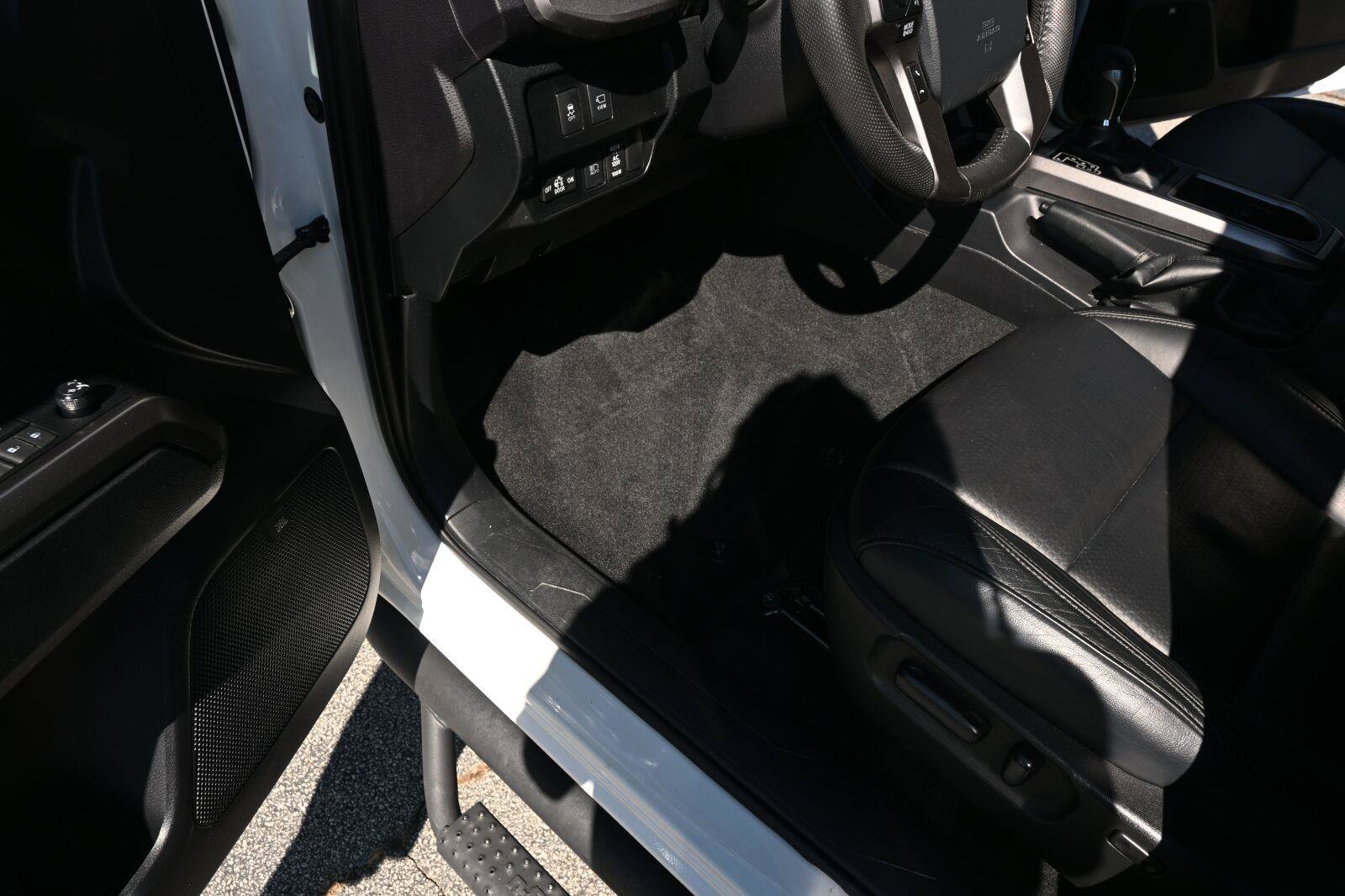 Used 2020 Toyota Tacoma Limited RWD image 7