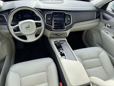 Used 2024 Volvo XC90 B5 Plus image 19