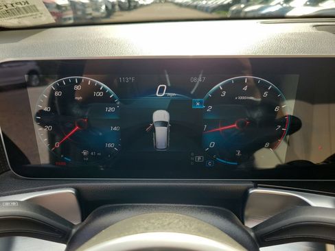 Used 2021 Mercedes-Benz GLB 250 w/ Premium Package image 21