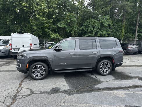 Used 2025 Jeep Wagoneer 2WD w/ Mopar Step-Up Package image 6