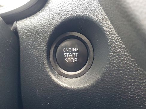 Used 2024 Toyota Corolla Cross XLE image 30