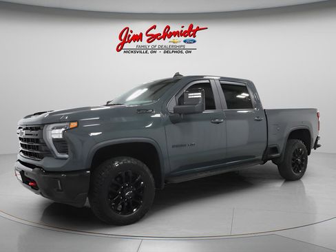 Used 2025 Chevrolet Silverado 2500 LT w/ Trail Boss Package AWD/4WD image 2