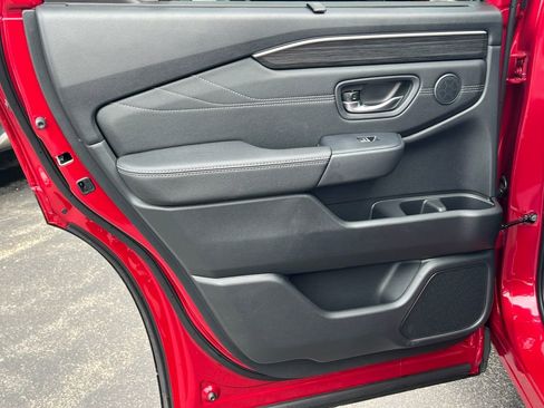 New 2026 Honda Pilot image 39