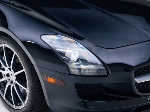 Used 2012 Mercedes-Benz SLS AMG image 9