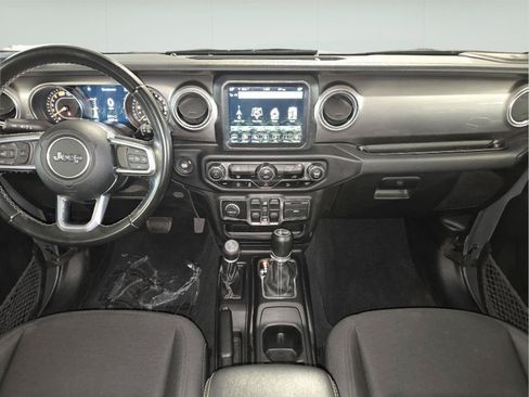 Used 2020 Jeep Wrangler Unlimited Sahara w/ Dual Top Group AWD/4WD image 29