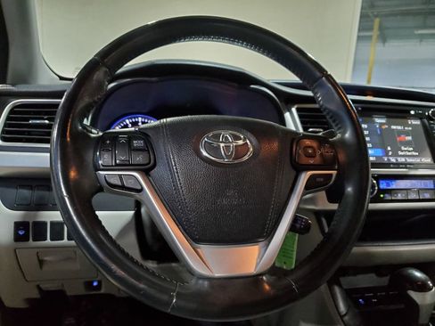 Used 2016 Toyota Highlander Plus image 28