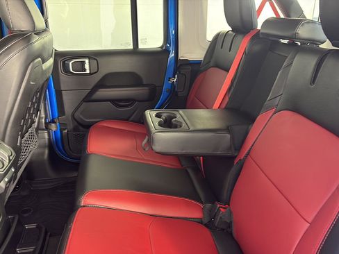 Used 2023 Jeep Wrangler Unlimited Rubicon 4xe AWD/4WD image 23