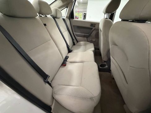 Used 2011 Ford Focus S FWD image 18