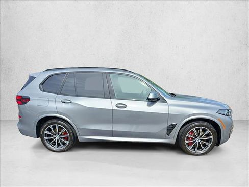Used 2024 BMW X5 xDrive40i w/ M Sport Package AWD/4WD image 4