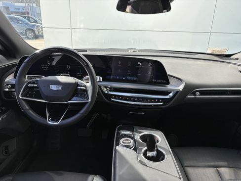 Certified 2024 Cadillac Lyriq Luxury AWD/4WD image 15