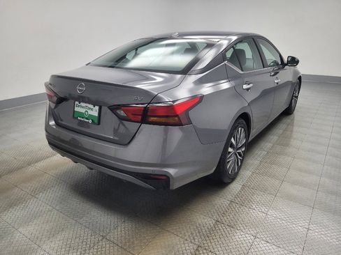 Used 2024 Nissan Altima 2.5 SV image 9