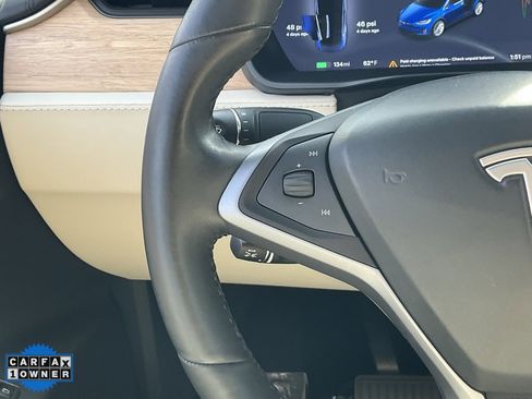 Used 2018 Tesla Model X 75D image 41