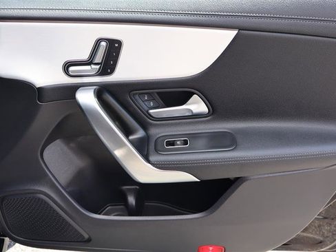 Used 2025 Mercedes-Benz CLA 250 image 10