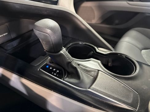 Used 2020 Toyota Camry LE FWD image 27