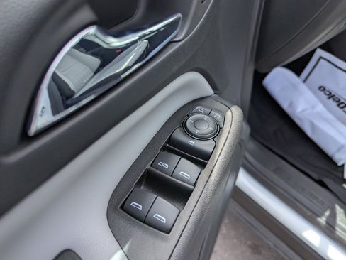 Certified 2022 Chevrolet Equinox LS w/ LPO, Floor Liner Package AWD/4WD image 11