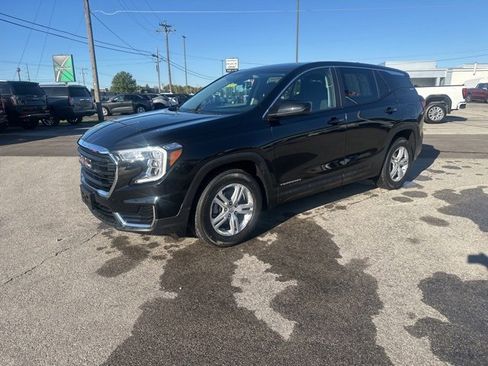 Used 2024 GMC Terrain SLE image 10